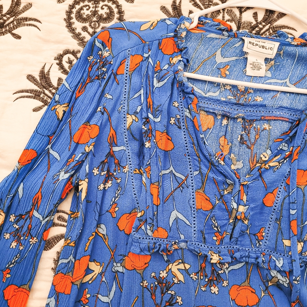 Women's long-sleeved top